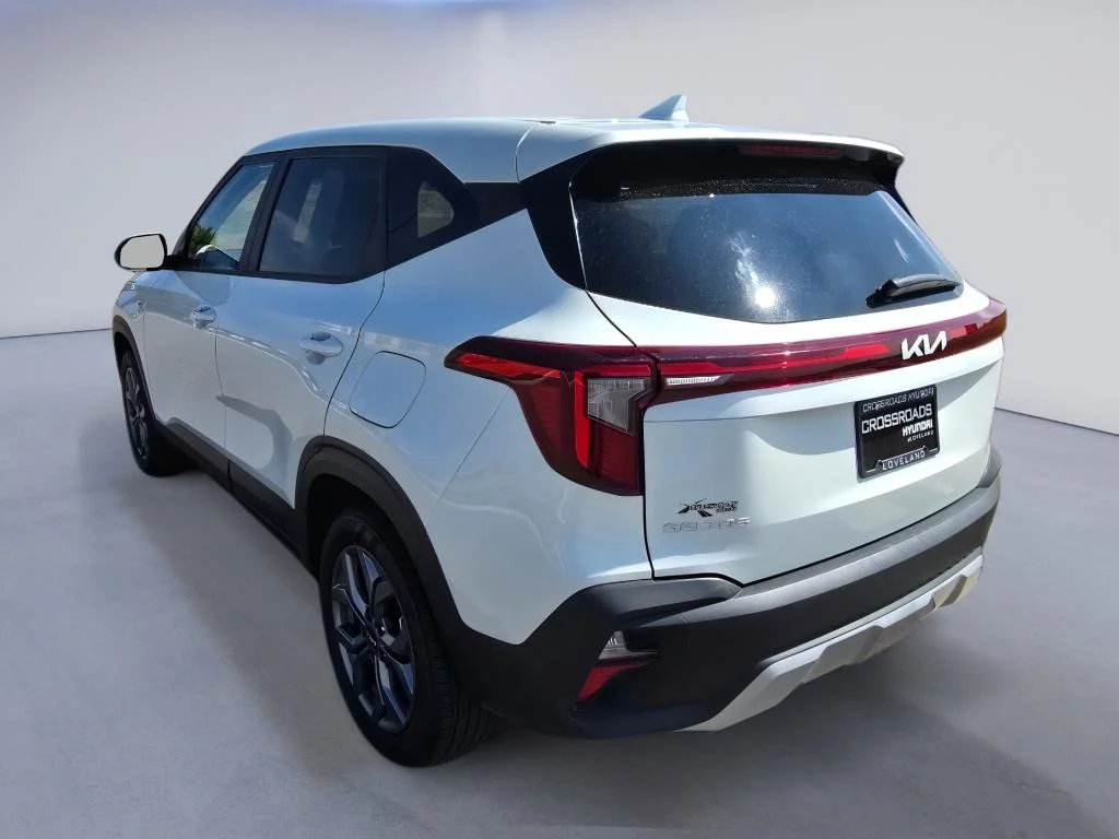 Used 2026 Snow White Pearl Kia LX image 3