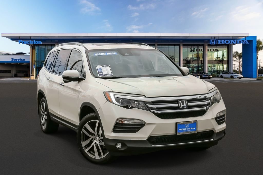 2017 Honda Pilot 2WD Touring's photo