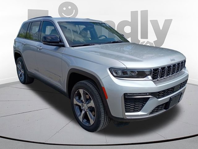 New 2026 Silver Zynith Exterior Paint Jeep Limited image 3