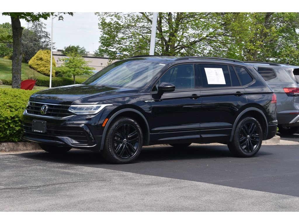 Used 2022 Deep Black Pearl Volkswagen SE R-Line Black image 8