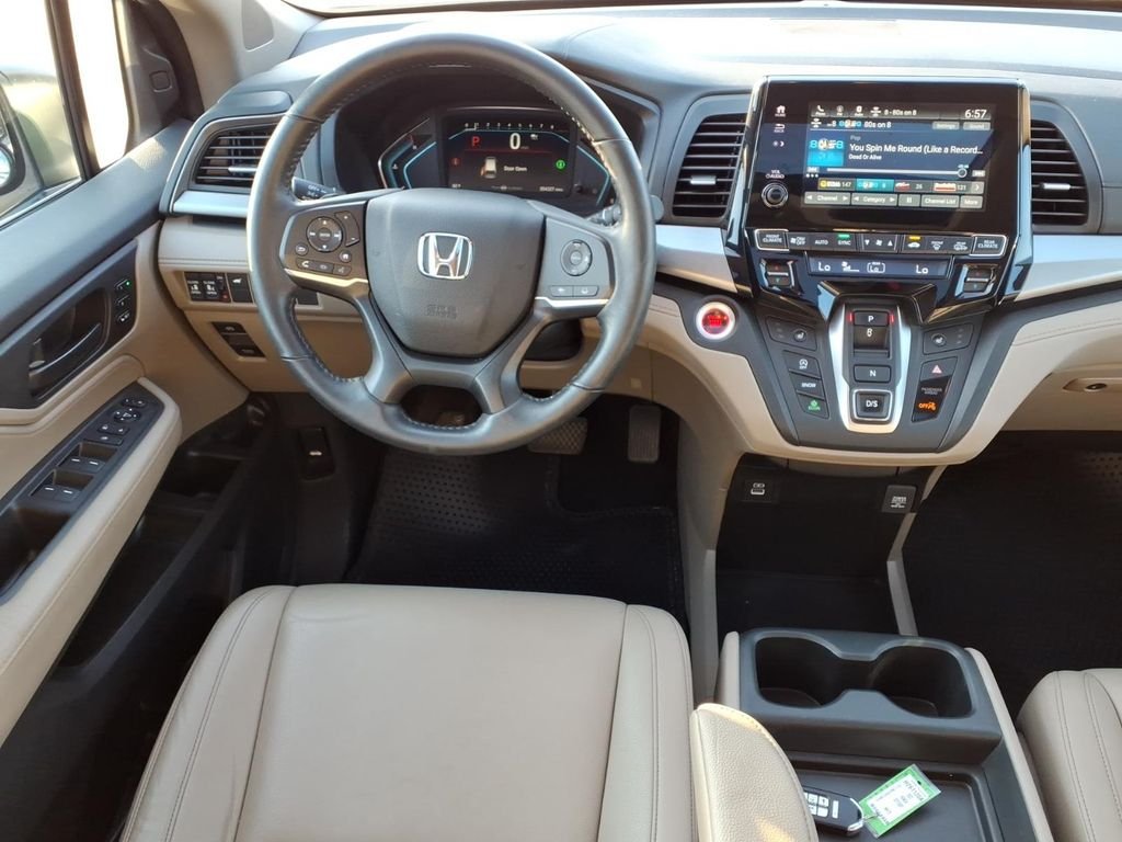 Certified Used 2023 Platinum White Pearl Honda EX-L image 3