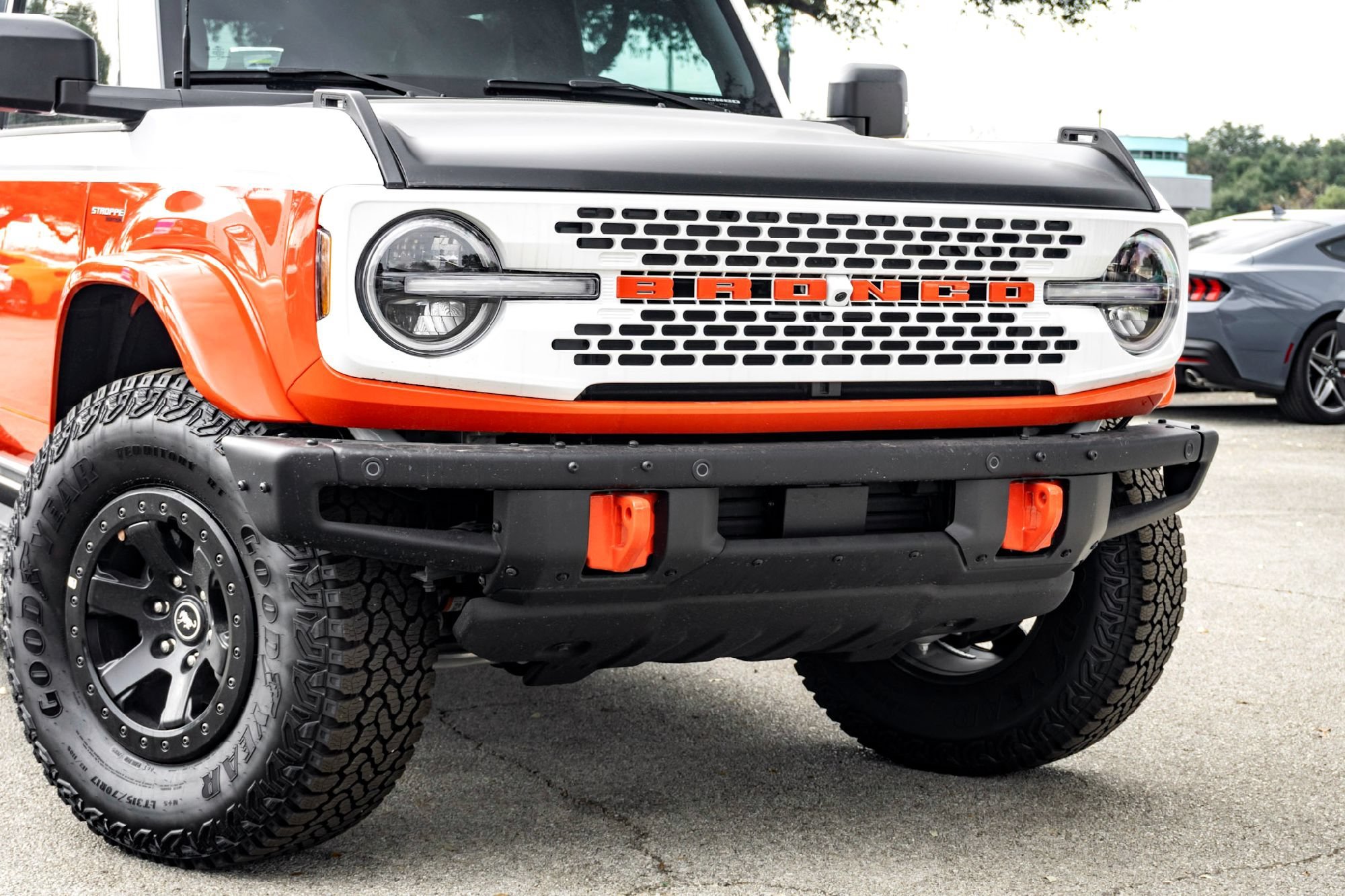 New 2025 Oxford White Ford Stroppe Edition image 3