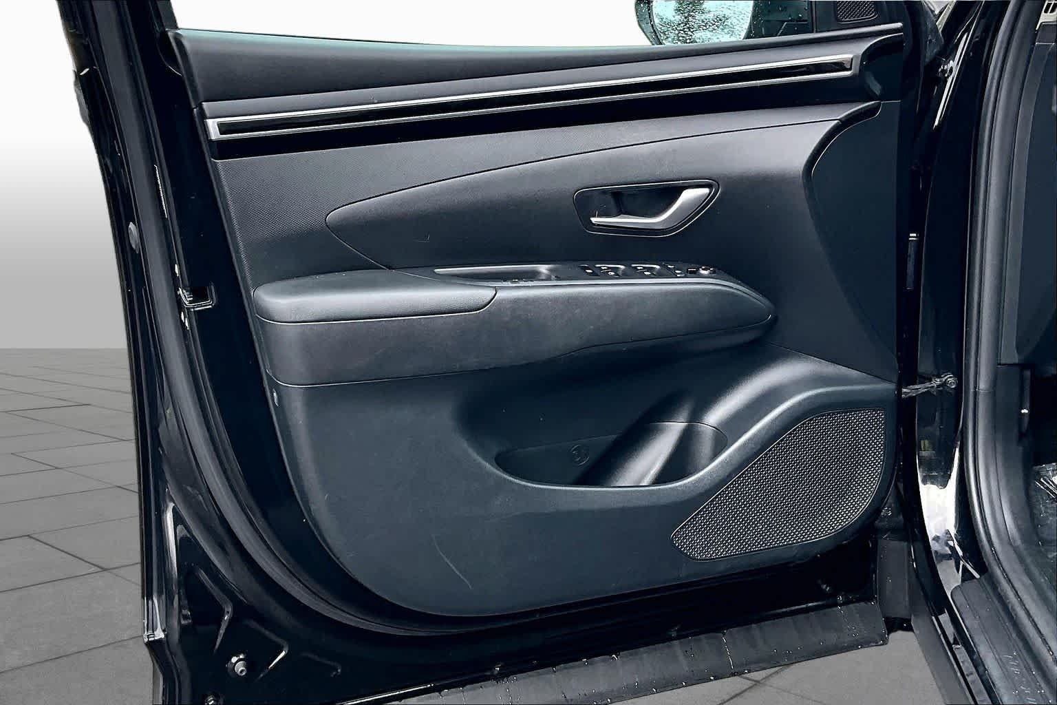 Used 2022 Phantom Black Hyundai SEL image 32