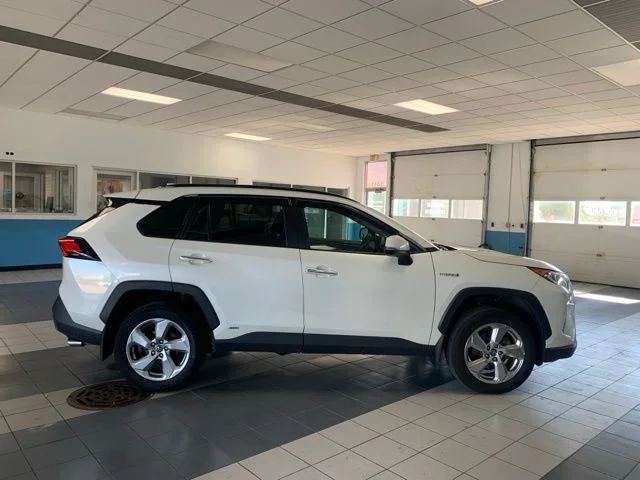 Used 2020 Blizzard Pearl Toyota Limited image 6