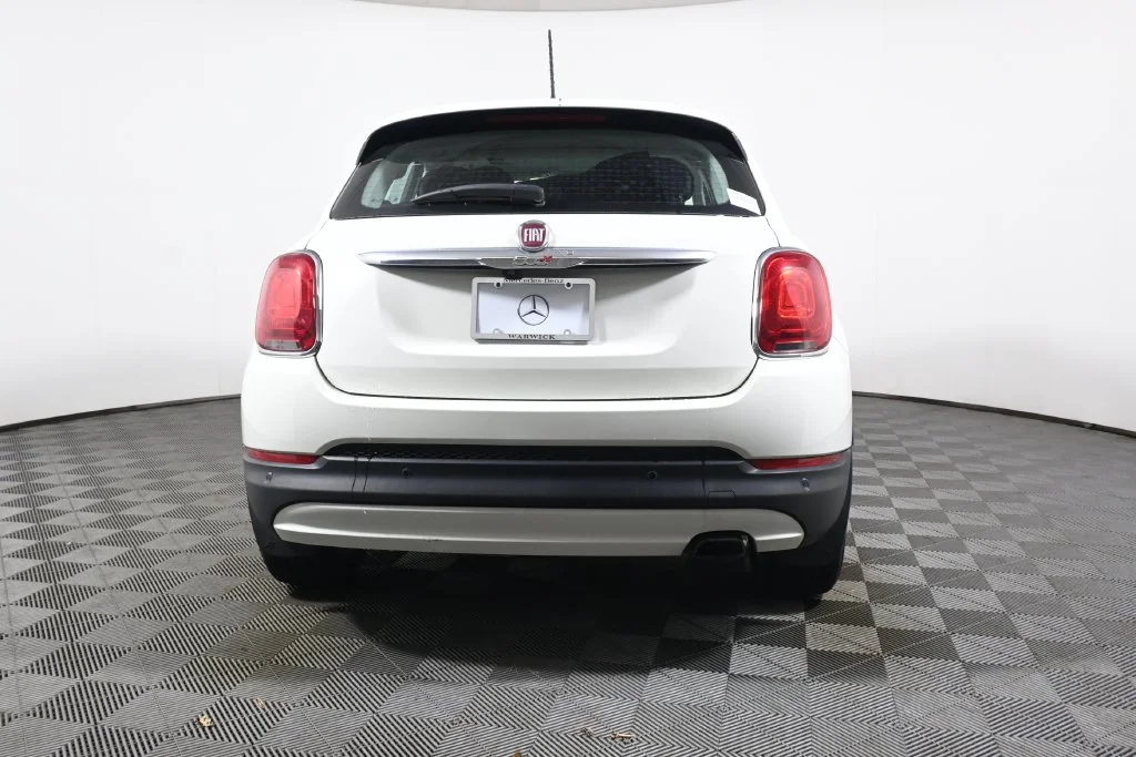 Used 2017 White FIAT Pop image 7