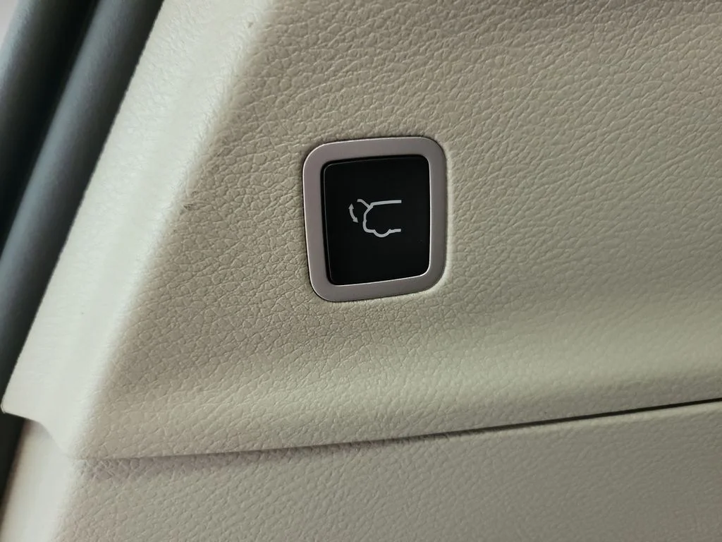 Certified Used 2023 Black Chrysler Touring L image 14