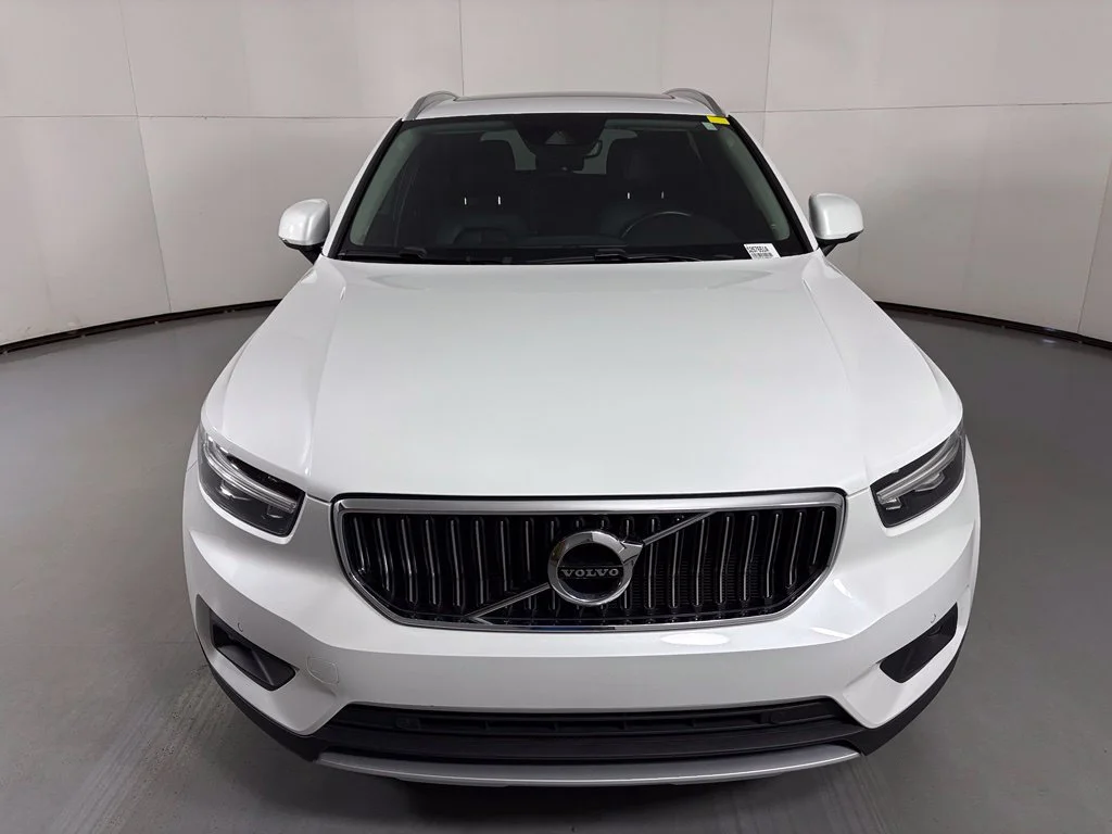 Used 2020 White Volvo T5 Inscription image 3