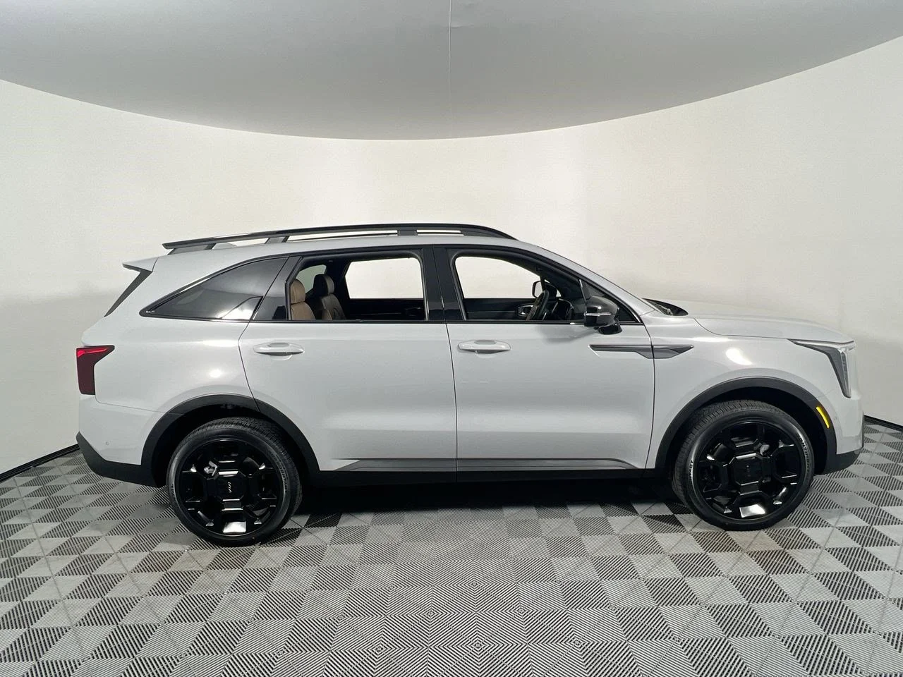 New 2025 Wolf Gray Kia X-Line SX Prestige AWD image 18