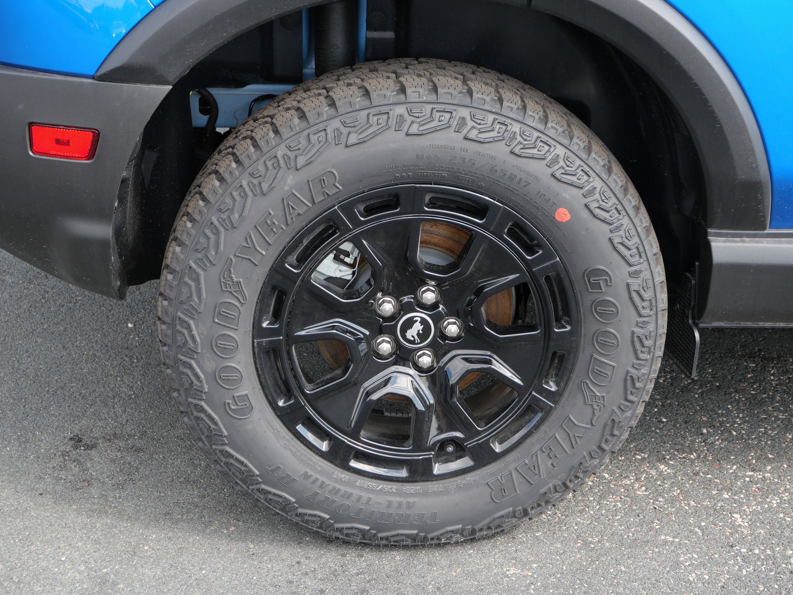 New 2026 Velocity Blue Metallic Ford Outer Banks® image 9