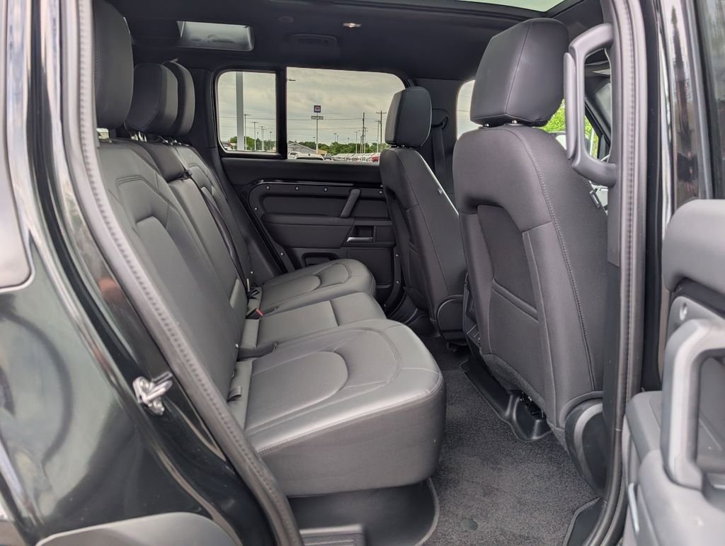 Used 2025 Black Land Rover S image 21