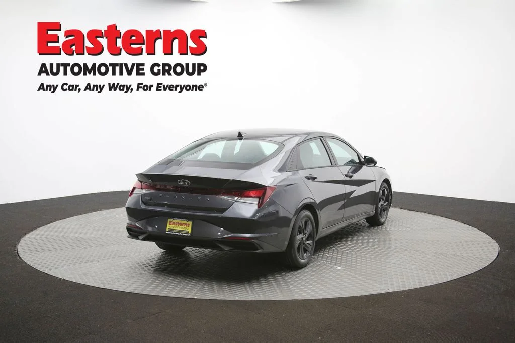 Used 2021 Gray Hyundai SEL image 39
