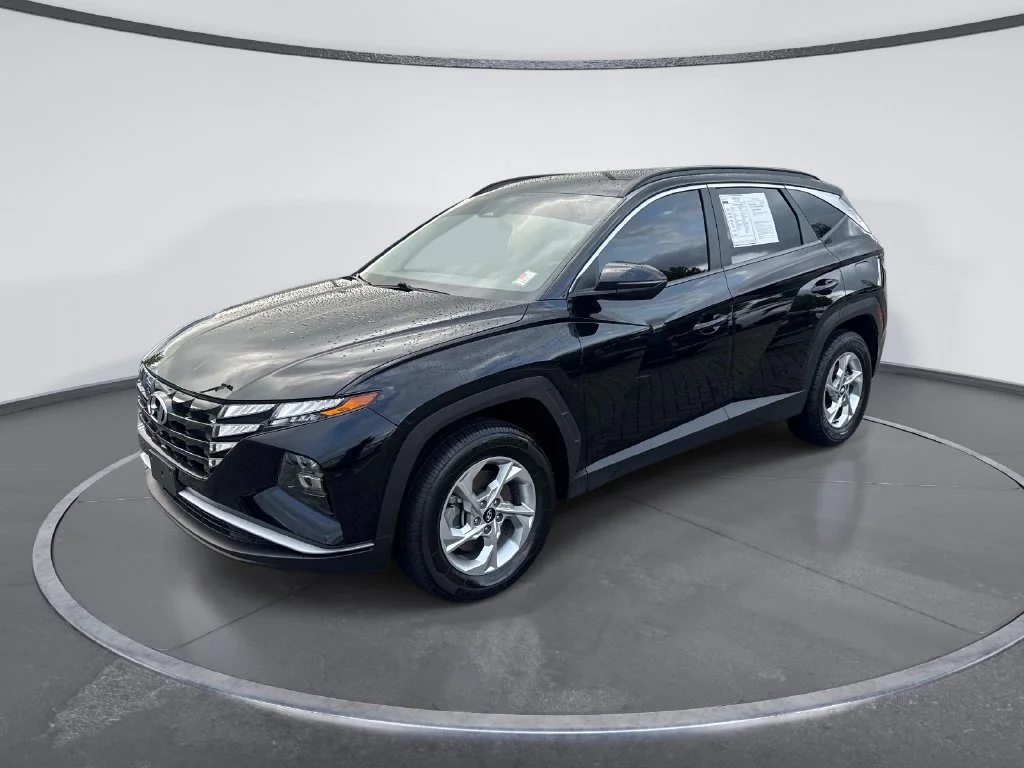 Used 2022 Black Hyundai SEL image 3