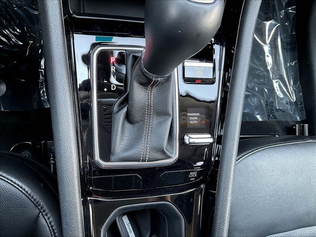 Used 2022 Gray Jeep Limited image 16