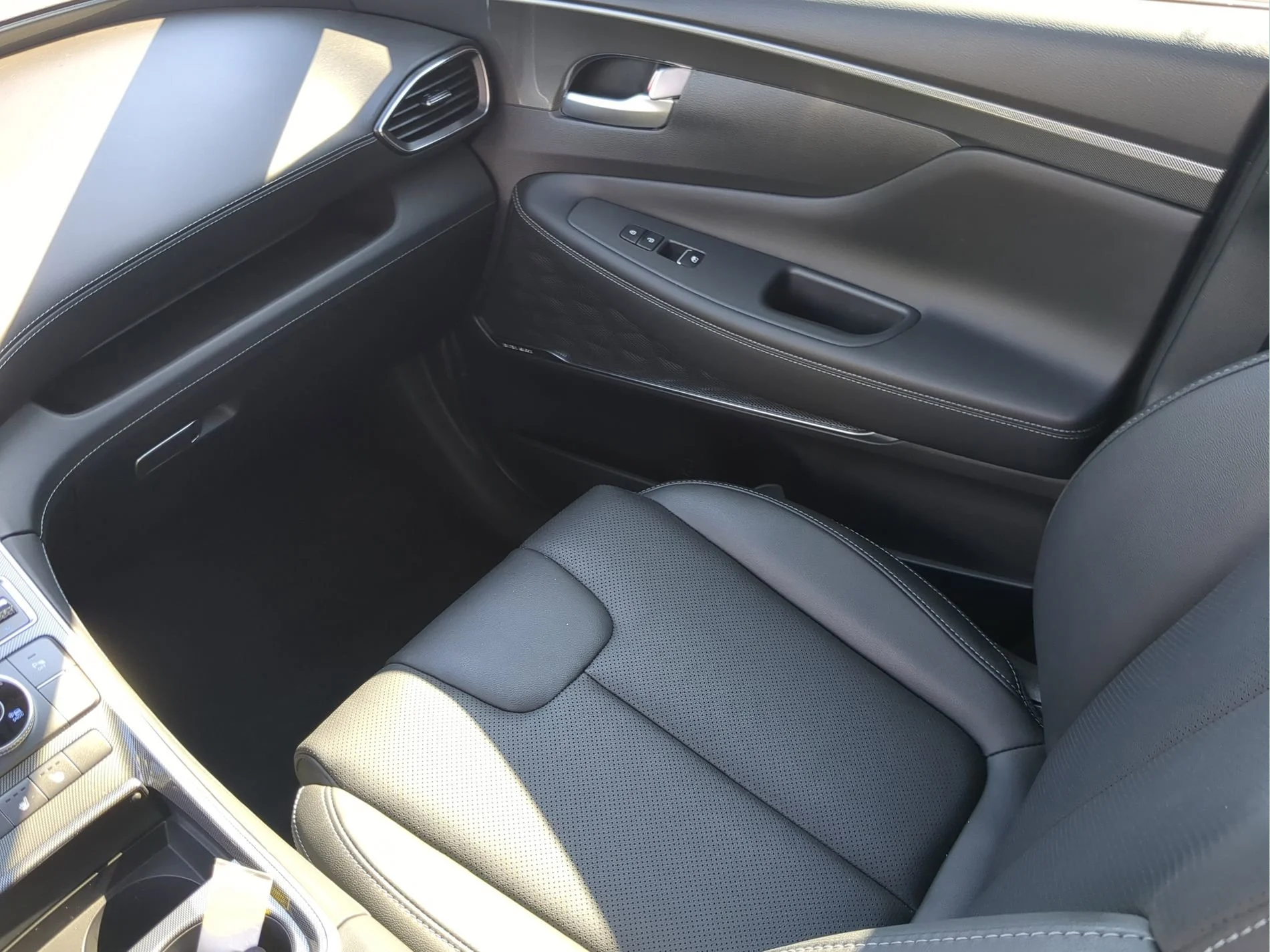 Used 2023 Twilight Black Hyundai SEL Premium image 18