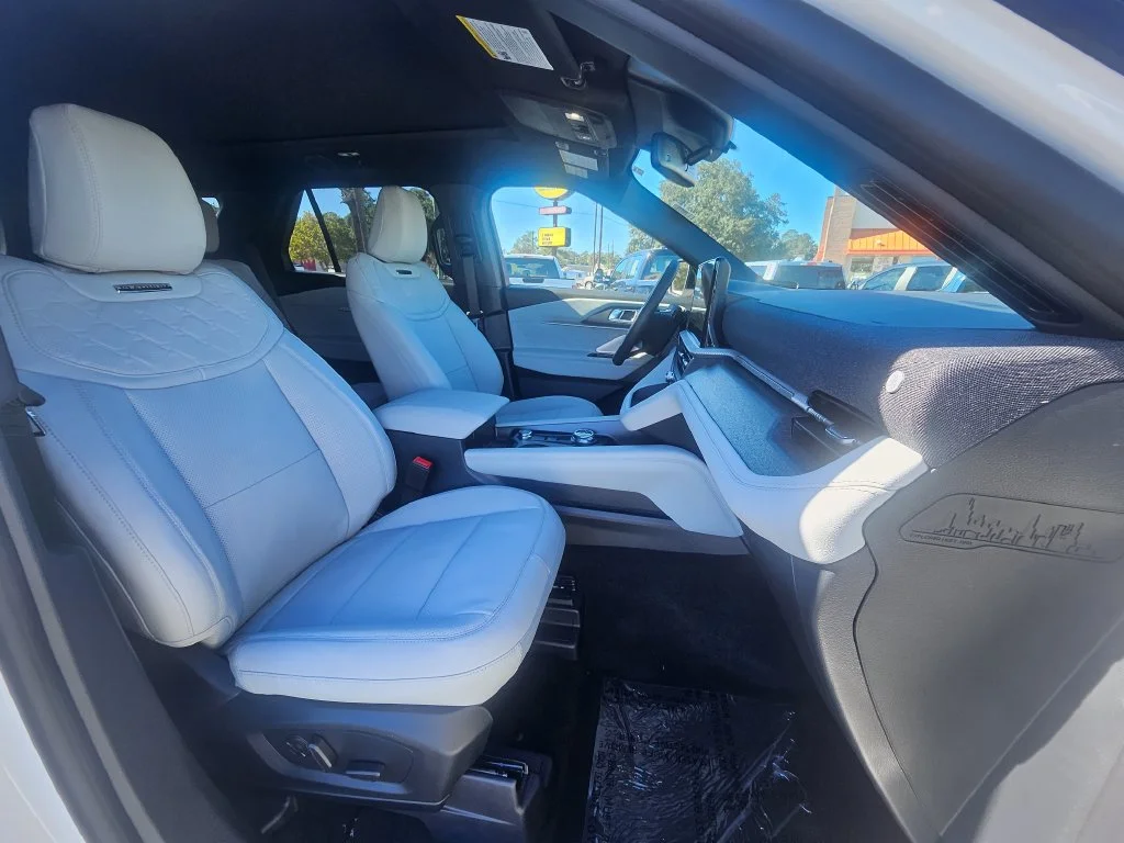 New 2027 White Ford Platinum image 29