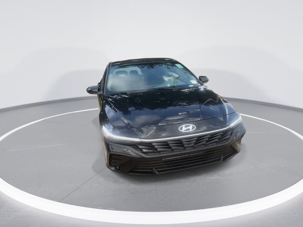 Used 2026 Black Hyundai SE image 3
