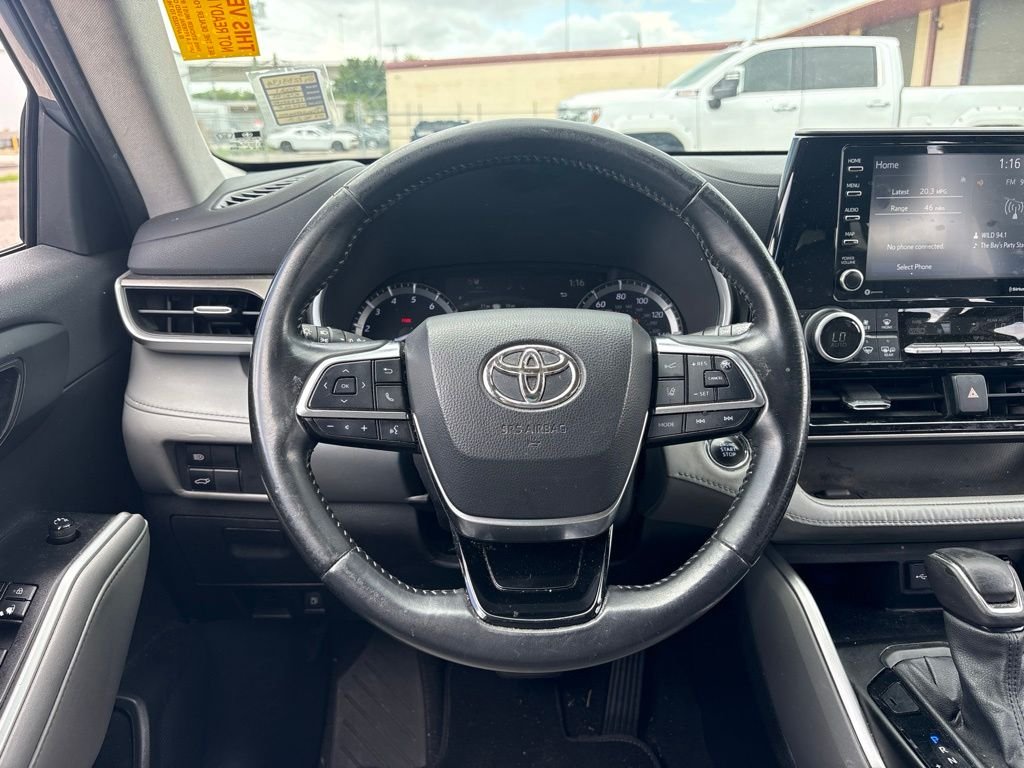 Used 2021  Toyota XLE image 17