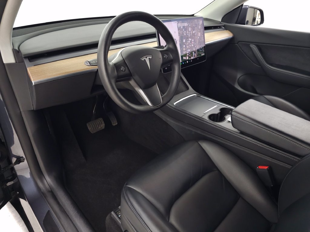 Used 2022 Midnight Silver Metallic Tesla Long Range image 13