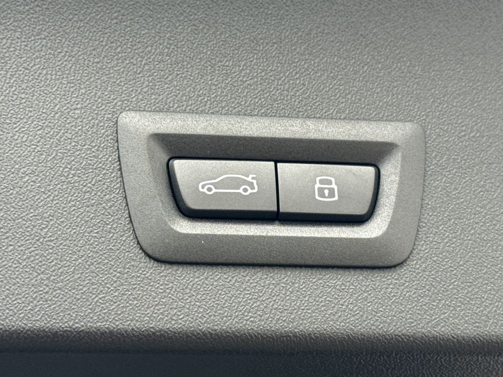 New 2026 Skyscraper Grey Metallic BMW 30 xDrive image 12
