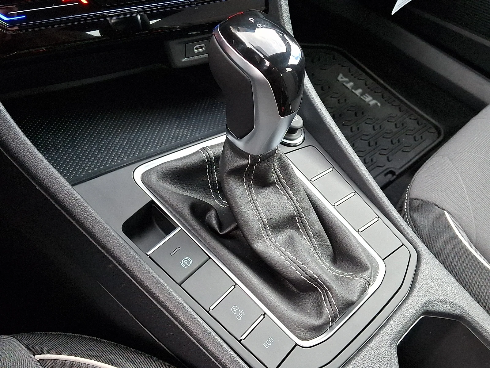 2026 Volkswagen Jetta Sport - Photo 8