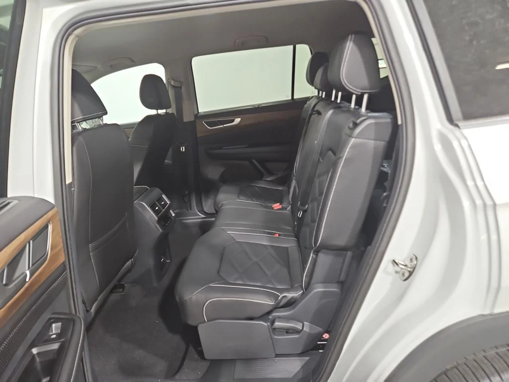 New 2026 White/off-white Volkswagen 2.0T SE w/Technology image 23