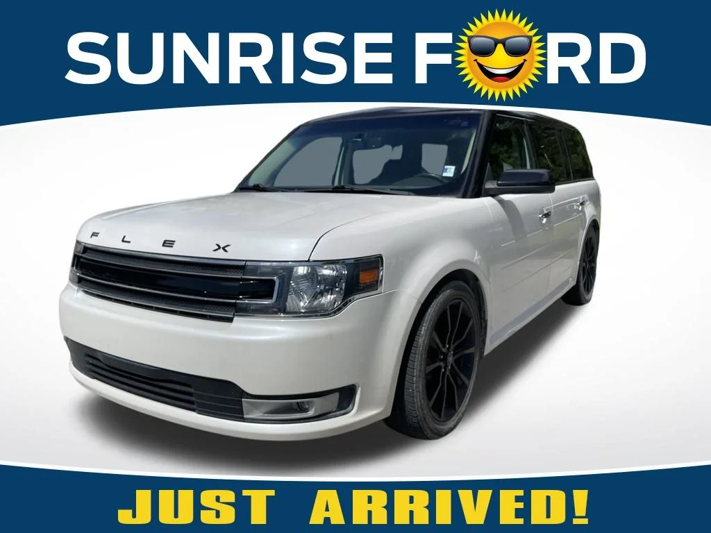 Used 2019 White Platinum Clearcoat Metallic Ford SEL image 1