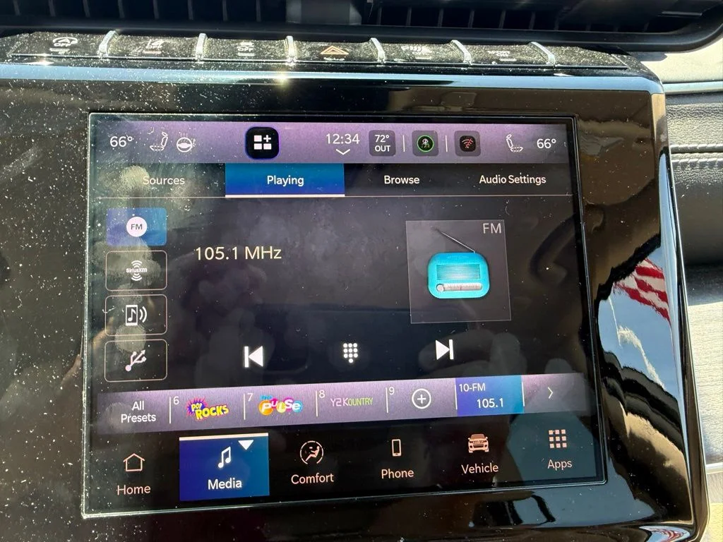 Used 2022 White Jeep Limited image 10