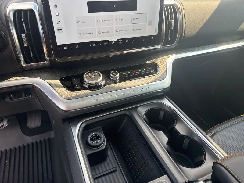 New 2025 Star White Metallic Tri-Coat Ford TREMOR® image 52