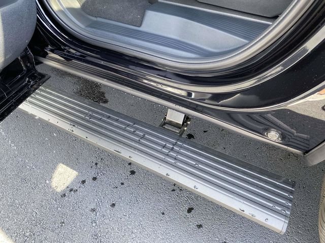 New 2026 Agate Black Metallic Ford Platinum image 5