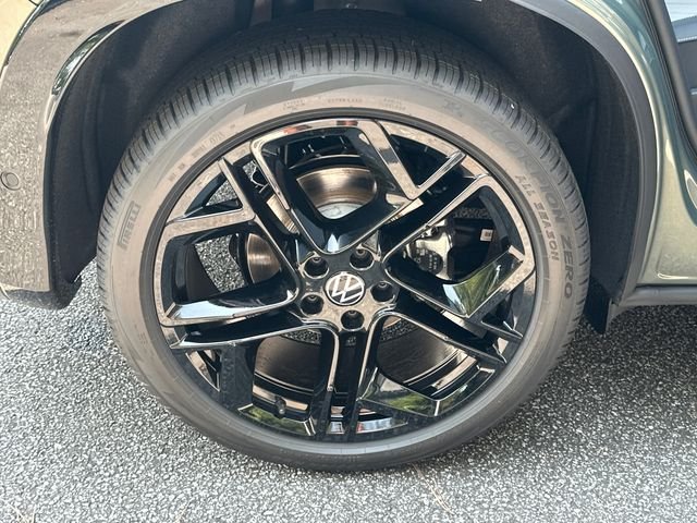 New 2026 Green Volkswagen 2.0T SE R-Line Black image 17