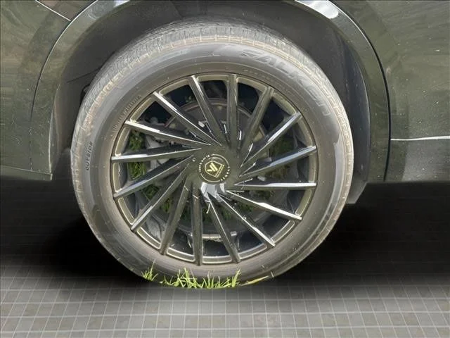 Used 2020 Black Cadillac Sport image 13