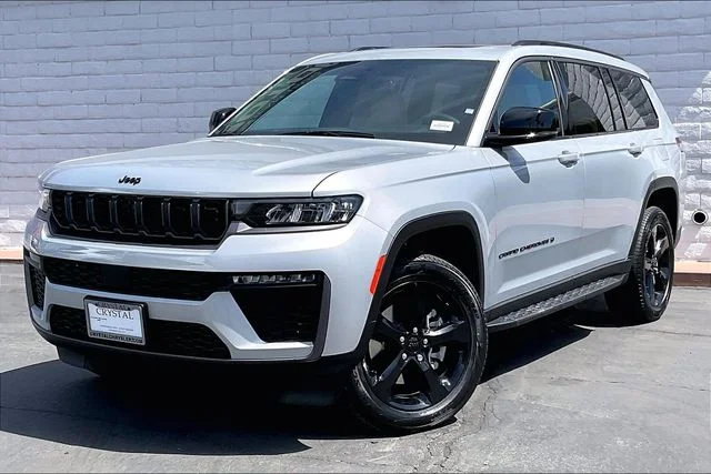 New 2026 Silver Jeep Limited image 1
