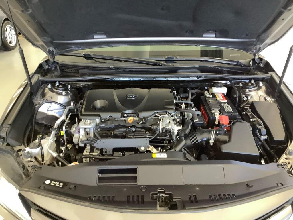 Used 2019 Gray Toyota XLE image 21