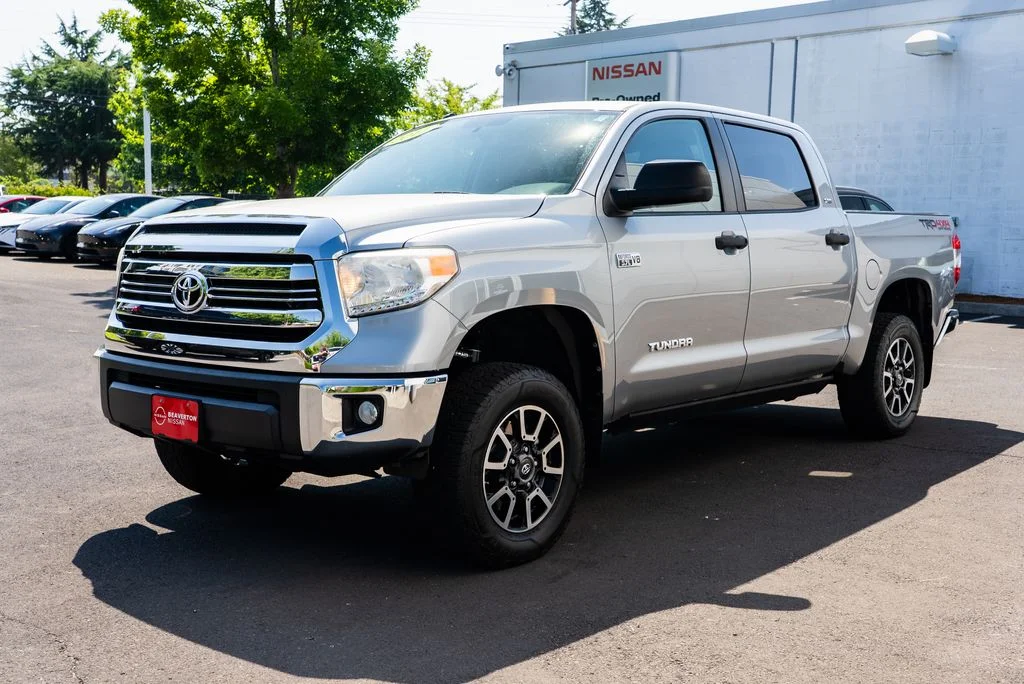 Used 2017 Silver Toyota SR5 image 3