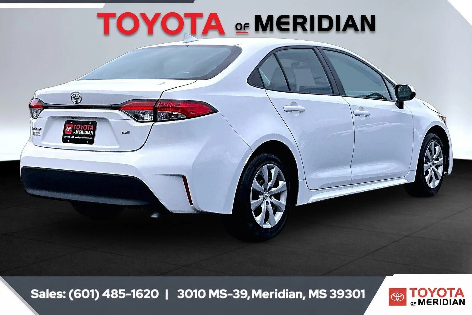 Used 2023 Ice Cap Toyota LE image 11