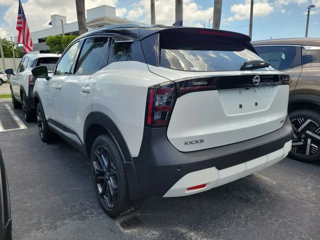 New 2026 Aspen White TriCoat / Super Black Two-tone Nissan SR image 6