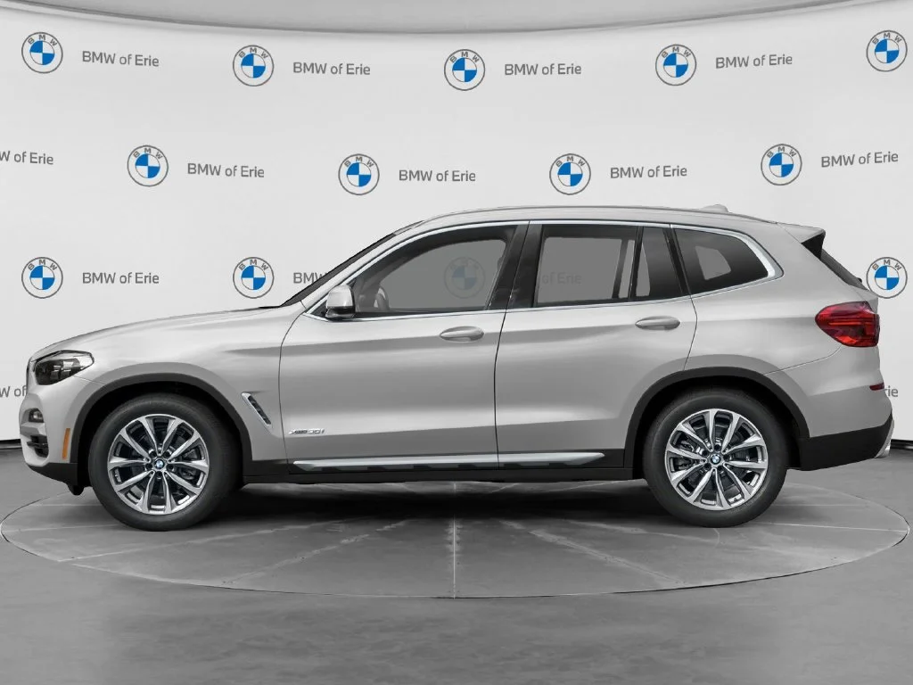 Used 2018 White Metallic BMW xDrive30i image 3