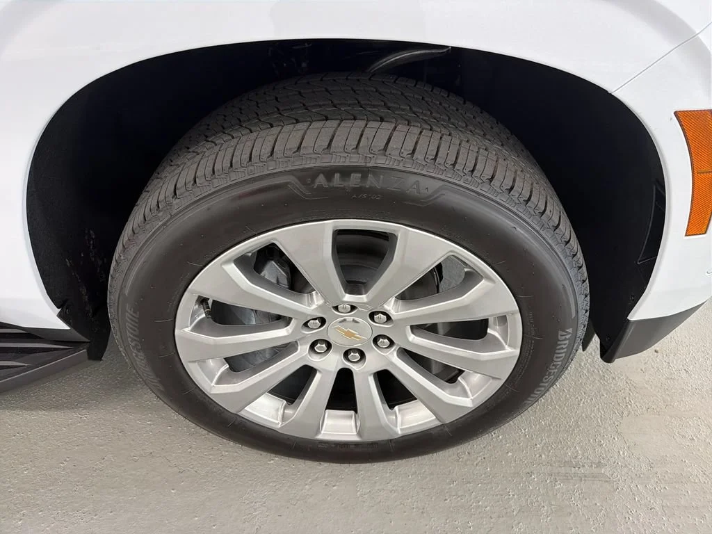 New 2026 Polar White Tricoat Chevrolet Premier image 4