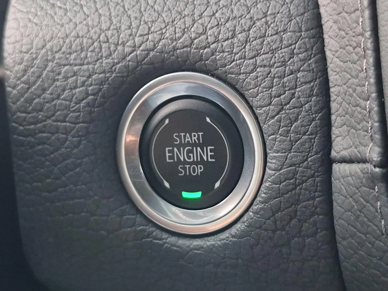 Used 2024 Onyx Black GMC Denali image 26