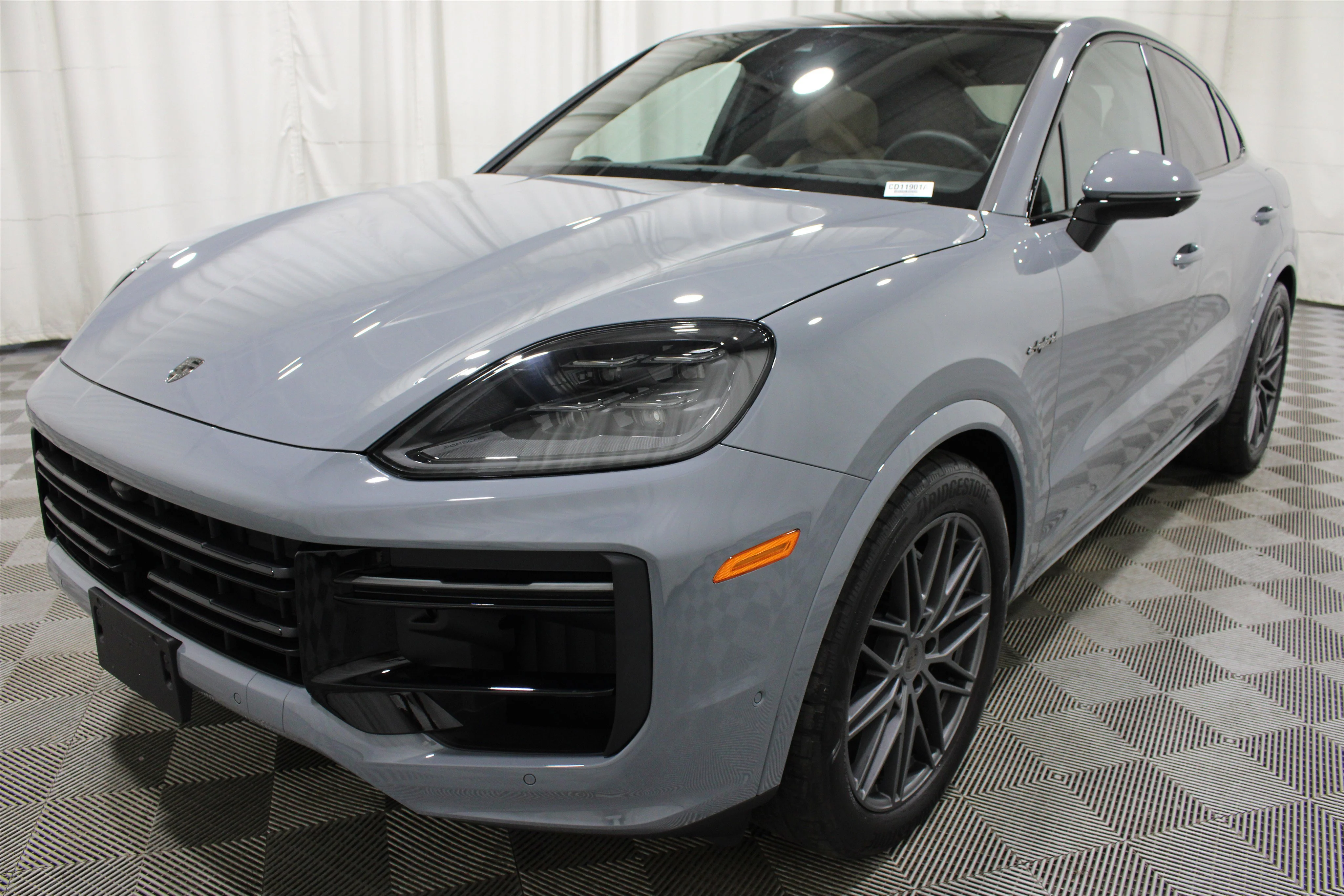 2025 Porsche Cayenne Coup Turbo E-Hybrid - Photo 37