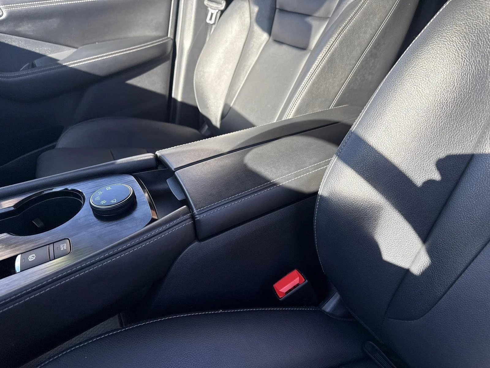 Used 2021 Brilliant Silver Metallic Nissan SL image 22