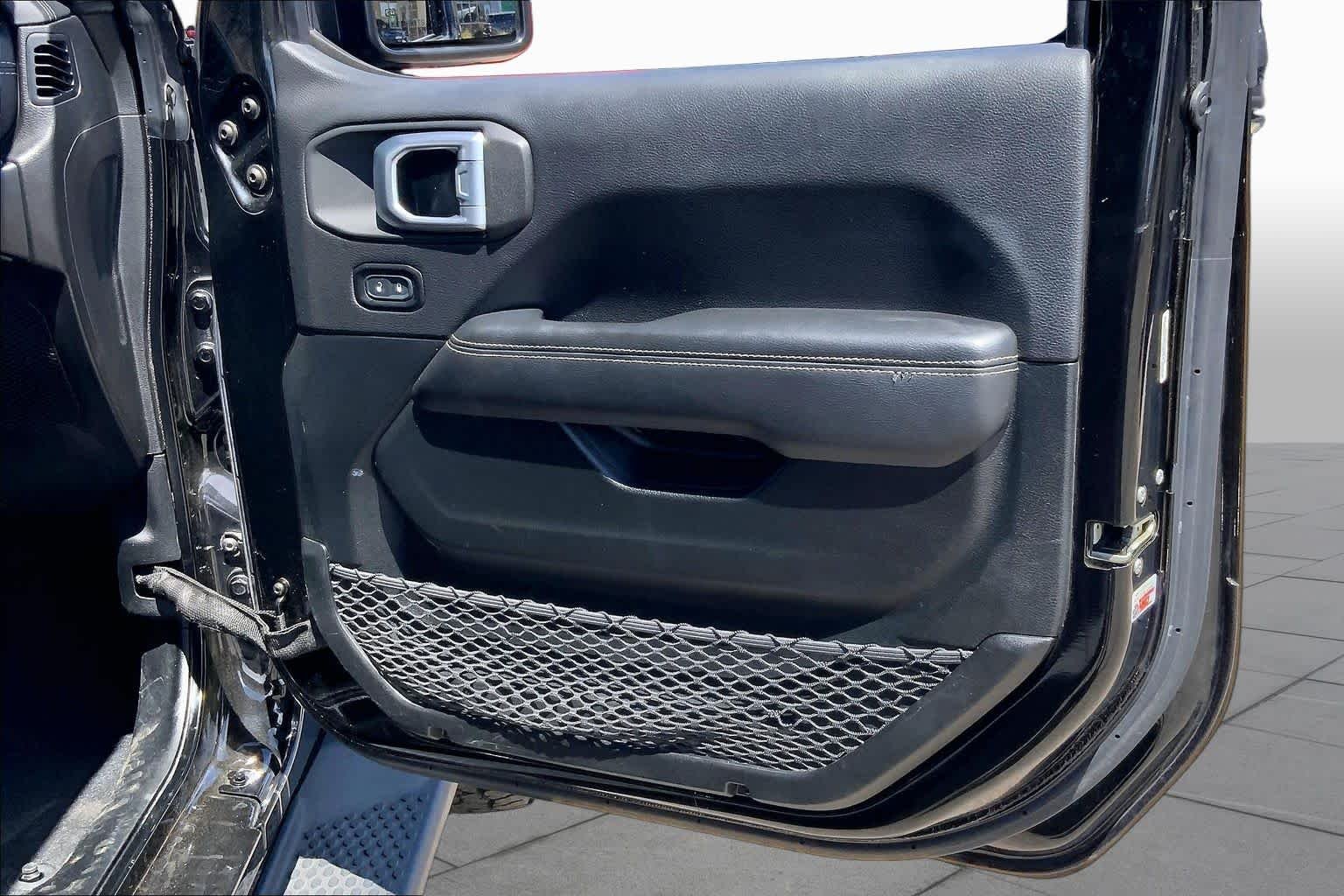 Used 2020 Black Clearcoat Jeep Sahara image 22