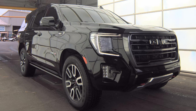 2023 GMC Yukon 4WD AT4's photo