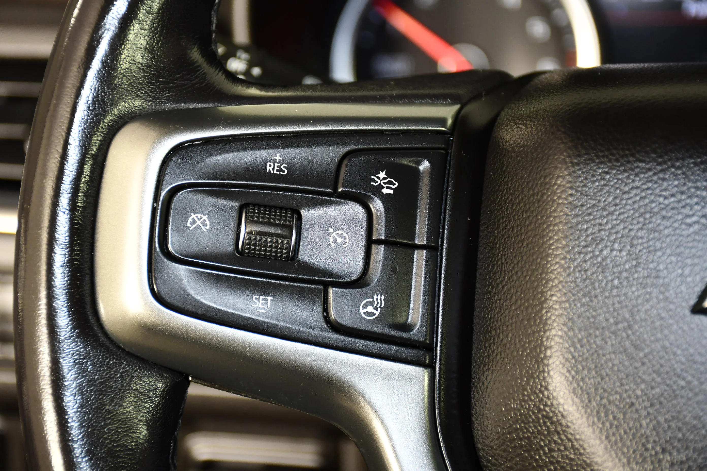 Used 2021 Black Chevrolet Z71 image 21
