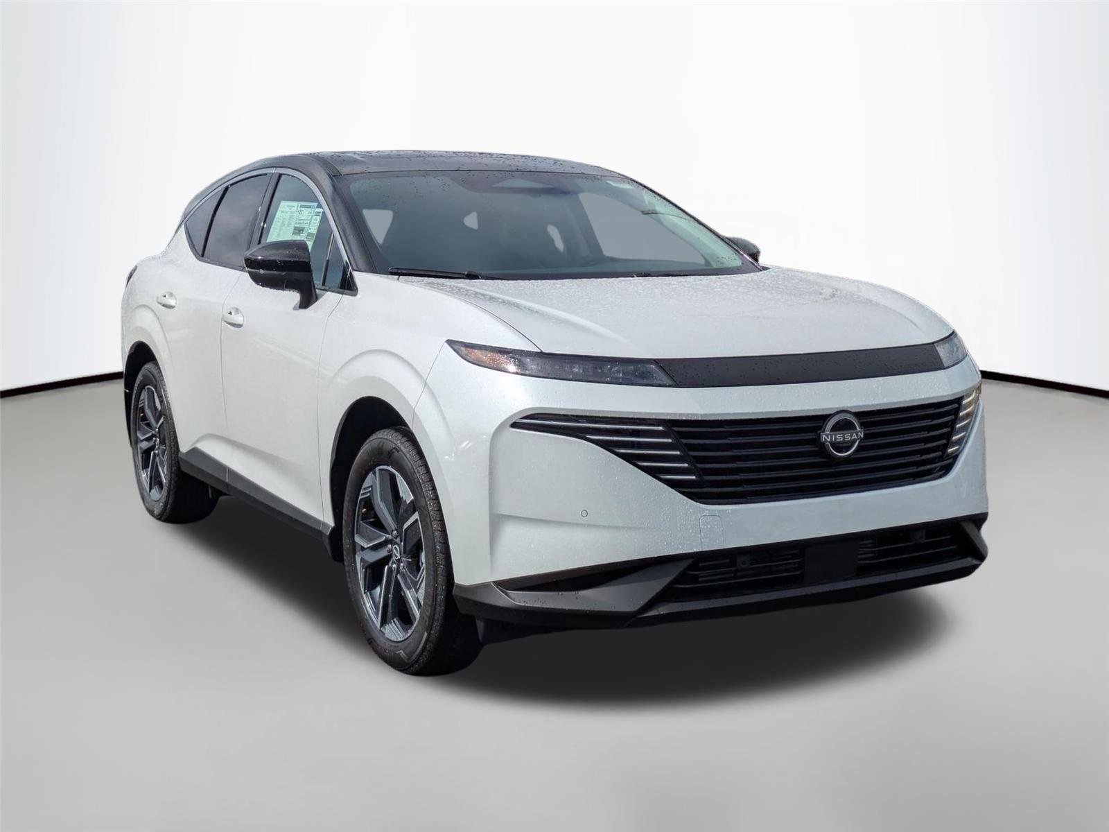 New 2025 Two-tone Everest White TriCoat / Super Black Nissan SL image 4
