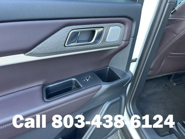 New 2026 Star White Metallic Tri-Coat Ford Platinum™ image 13