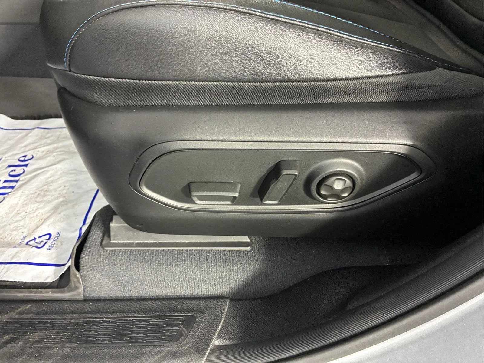 Used 2023 Silver Zynith Jeep Trailhawk image 26