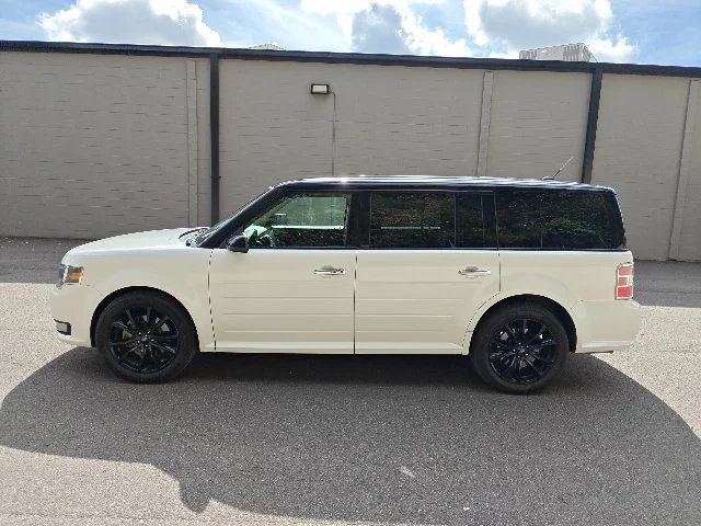 Used 2019 White Ford SEL image 5