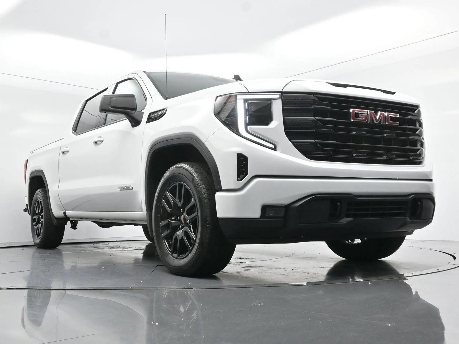 Used 2024 Summit White GMC Elevation image 42