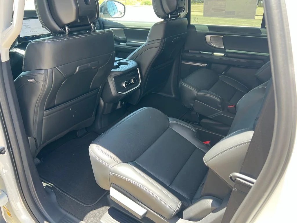 New 2027 Star White Metallic Tri-Coat Ford MAX Platinum image 24